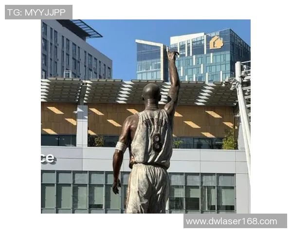 篮球明星雕塑展现运动精神与艺术魅力的完美结合